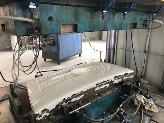 優れた耐候性 FRP バスボスパーツ 高い耐火性と耐久性のあるバスパネルのために設計された1時間