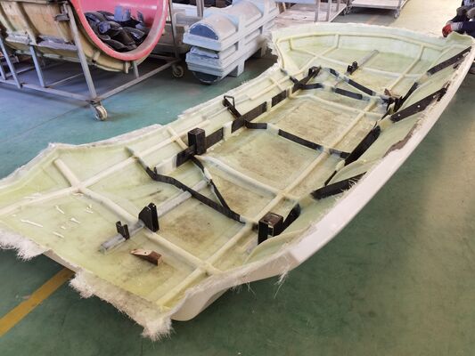 高耐久性ファイバーグラス製トラックボディパネル 軽量で容易な取り付け フリートのメンテナンスと交換に最適