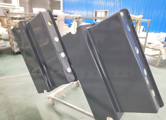様々な仕様に対応した、取り付けが簡単なカスタムメイドFRPカーパーツ